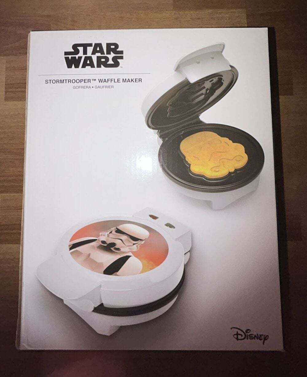 Uncanny Brands Star Wars Stormtrooper Waffle Maker